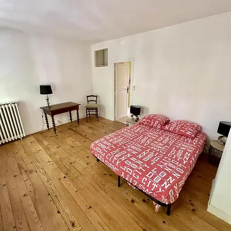 La Barbacane Pied Cite Medievale Hébergement de vacances *